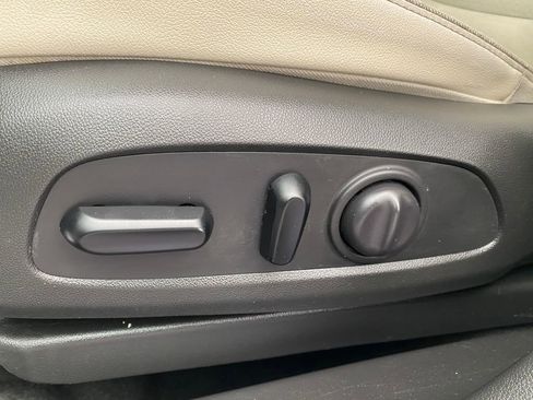 Used 2020 Buick Encore GX Preferred w/ Cold Weather Comfort Package FWD image 11