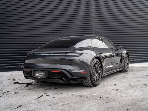 Certified 2023 Porsche Taycan GTS image 31