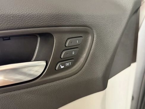 Used 2020 Acura MDX SH-AWD image 17