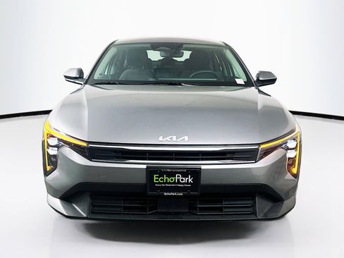 Used 2025 Kia K4 LXS image 2