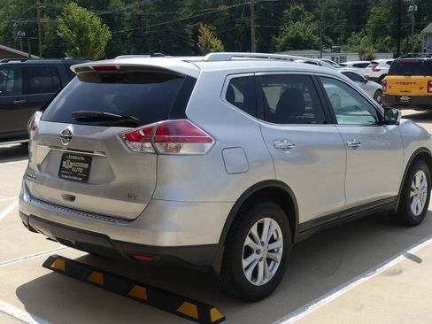 Used 2016 Nissan Rogue SV w/ SV Premium Package FWD image 5