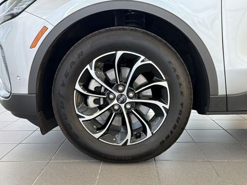 Used 2024 Lincoln Nautilus Premier AWD/4WD image 13