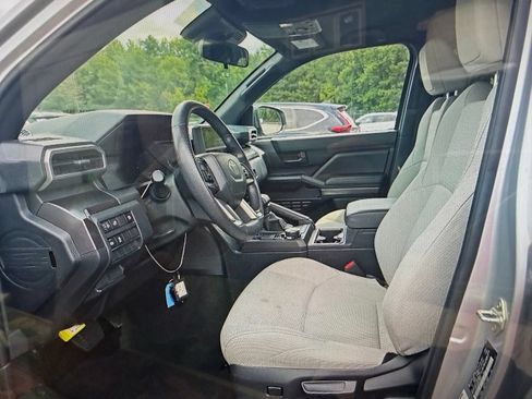 Used 2025 Toyota 4Runner SR5 AWD/4WD image 8