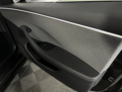 Used 2025 Tesla Model 3 Long Range image 34