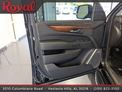 Used 2020 Cadillac Escalade Luxury RWD image 20