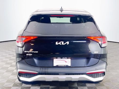 Used 2024 Kia Sportage LX image 7