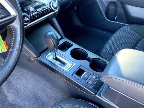 Used 2018 Subaru Outback 2.5i Premium image 15