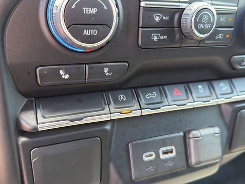 Used 2021 Chevrolet Silverado 1500 LT AWD/4WD image 27