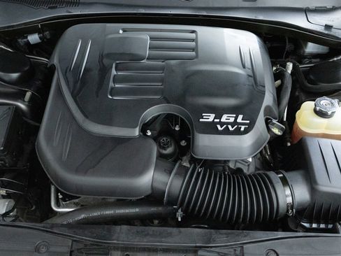Used 2021 Dodge Charger SXT w/ Leather Interior Group RWD image 29