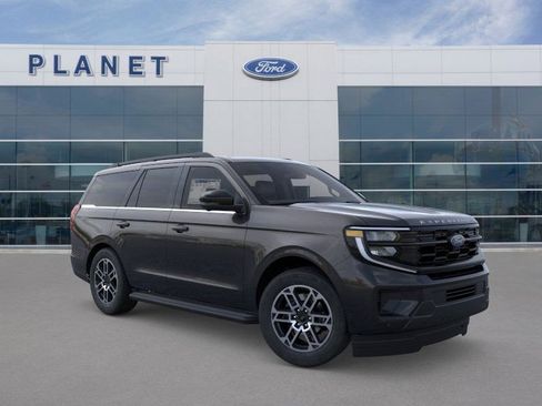 New 2025 Ford Expedition Active image 9