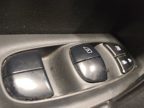 Used 2020 Nissan Rogue Sport SV FWD image 27