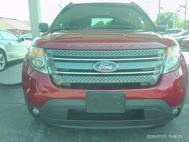 Used 2015 Ford Explorer XLT w/ Equipment Group 202A AWD/4WD image 2