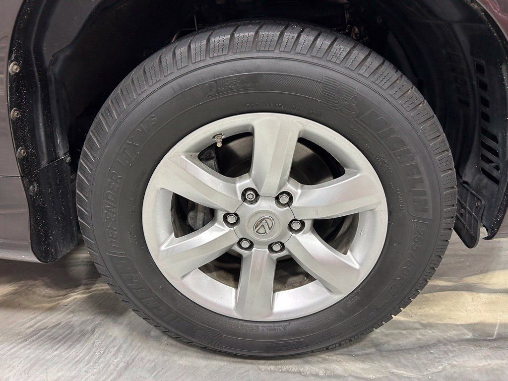 Used 2012 Lexus GX 460 w/ Comfort Plus Pkg AWD/4WD image 32