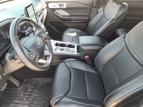 Used 2020 Ford Explorer ST w/ Premium Technology Package image 9