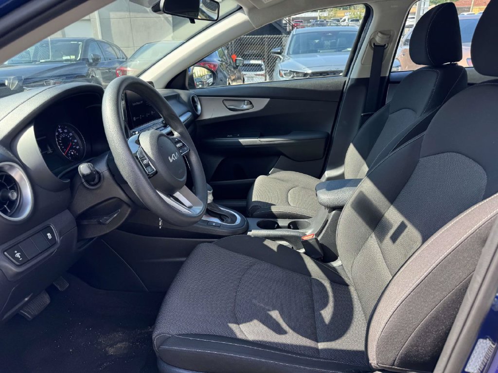 Used 2022 Kia Forte LXS FWD image 17