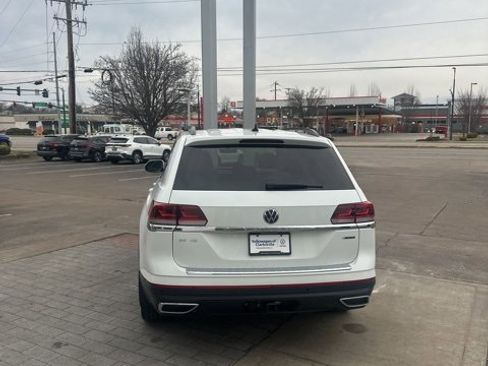 Used 2023 Volkswagen Atlas SE w/ Panoramic Sunroof Package image 14