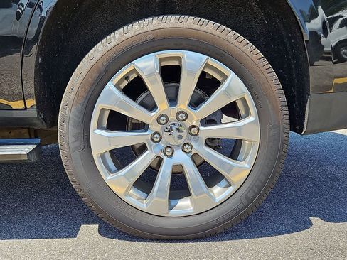 Used 2022 Chevrolet Tahoe High Country AWD/4WD image 40