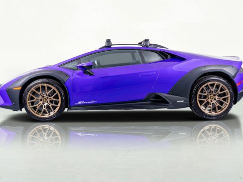 Used 2024 Lamborghini Huracan Sterrato image 23