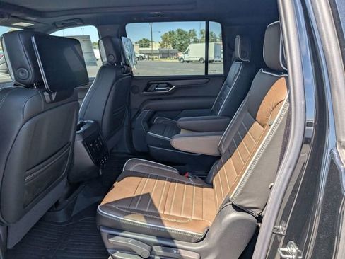 New 2026 GMC Yukon XL Denali Ultimate AWD/4WD image 9