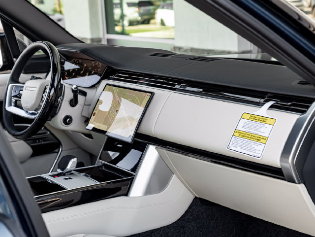 New 2026 Land Rover Range Rover Autobiography AWD/4WD image 44