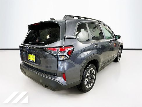 Used 2026 Subaru Forester Premium AWD/4WD image 5