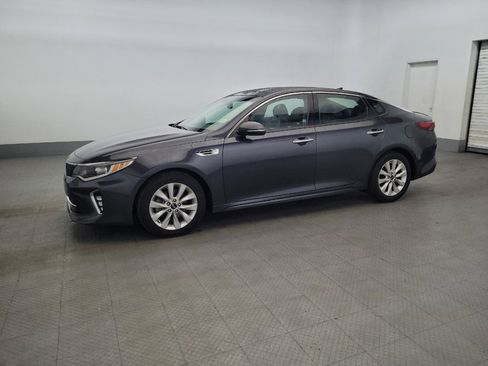Used 2018 Kia Optima S w/ Panoramic Sunroof Package FWD image 2