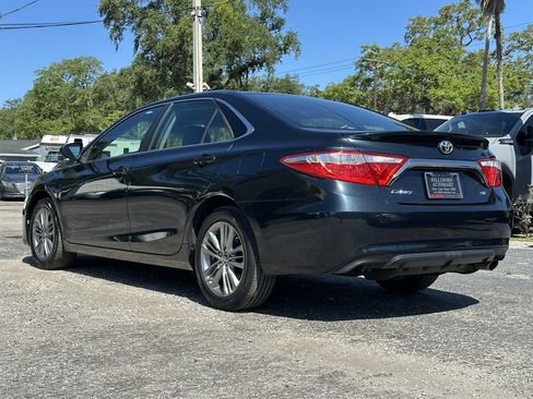 Used 2017 Toyota Camry SE image 11