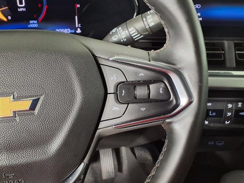 Used 2025 Chevrolet Trax LT w/ LT Convenience Package FWD image 23