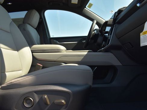 New 2026 GMC Acadia Elevation w/ Elevation Premium Package image 11