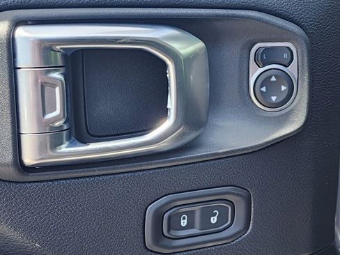 Used 2022 Jeep Gladiator Mojave w/ Cold Weather Group image 33