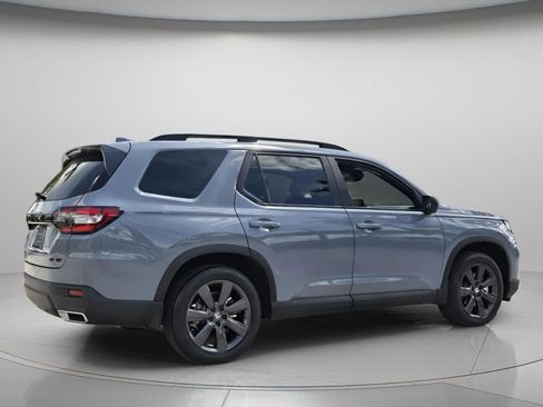 Certified 2025 Honda Pilot Sport image 7