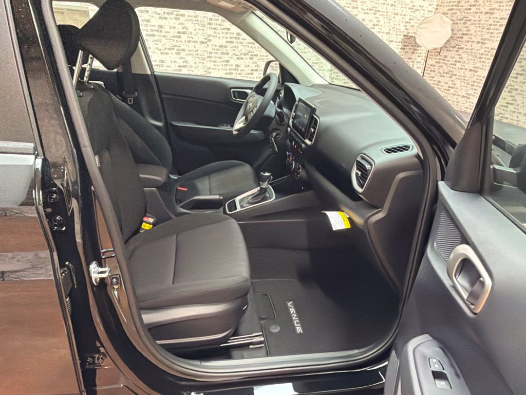New 2026 Hyundai Venue SE FWD image 10