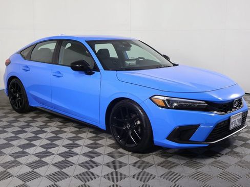 Used 2023 Honda Civic Sport image 3