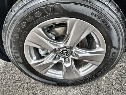 Used 2025 Toyota RAV4 XLE w/ Convenience Package image 19