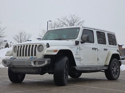 Used 2022 Jeep Wrangler Unlimited Sahara image 13