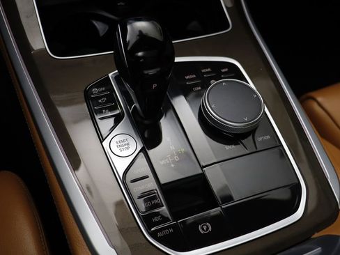 Certified 2022 BMW X5 xDrive40i w/ M Sport Package image 11