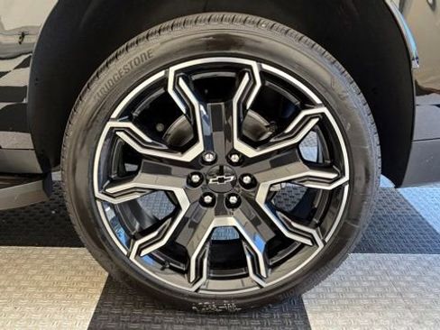 New 2026 Chevrolet Suburban RST w/ RST Capability Package AWD/4WD image 12