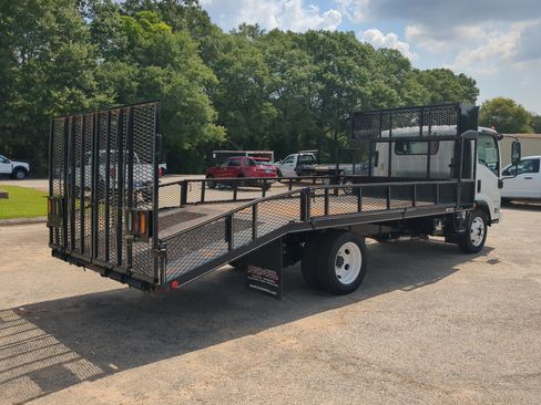 Used 2024 Chevrolet Low Cab Forward RWD image 3