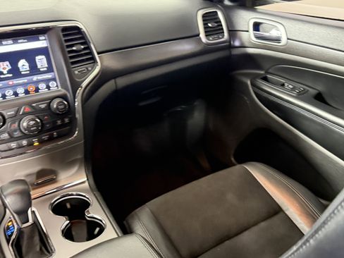 Used 2018 Jeep Grand Cherokee Altitude image 13