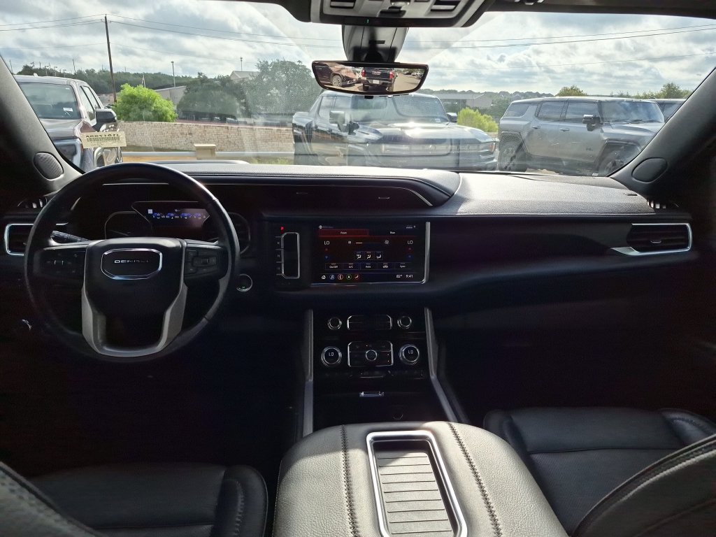 Used 2021 GMC Yukon Denali w/ Denali Premium Package RWD image 29