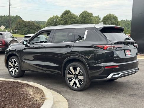 New 2025 Mitsubishi Outlander AWD image 8