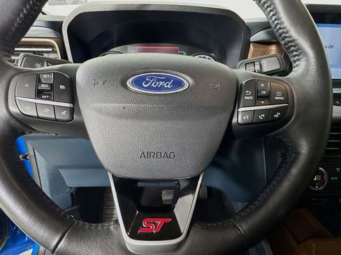 Used 2022 Ford Maverick Lariat image 13