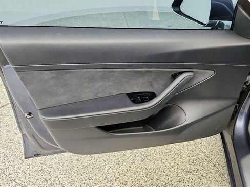 Used 2020 Tesla Model 3 Standard Range RWD image 11