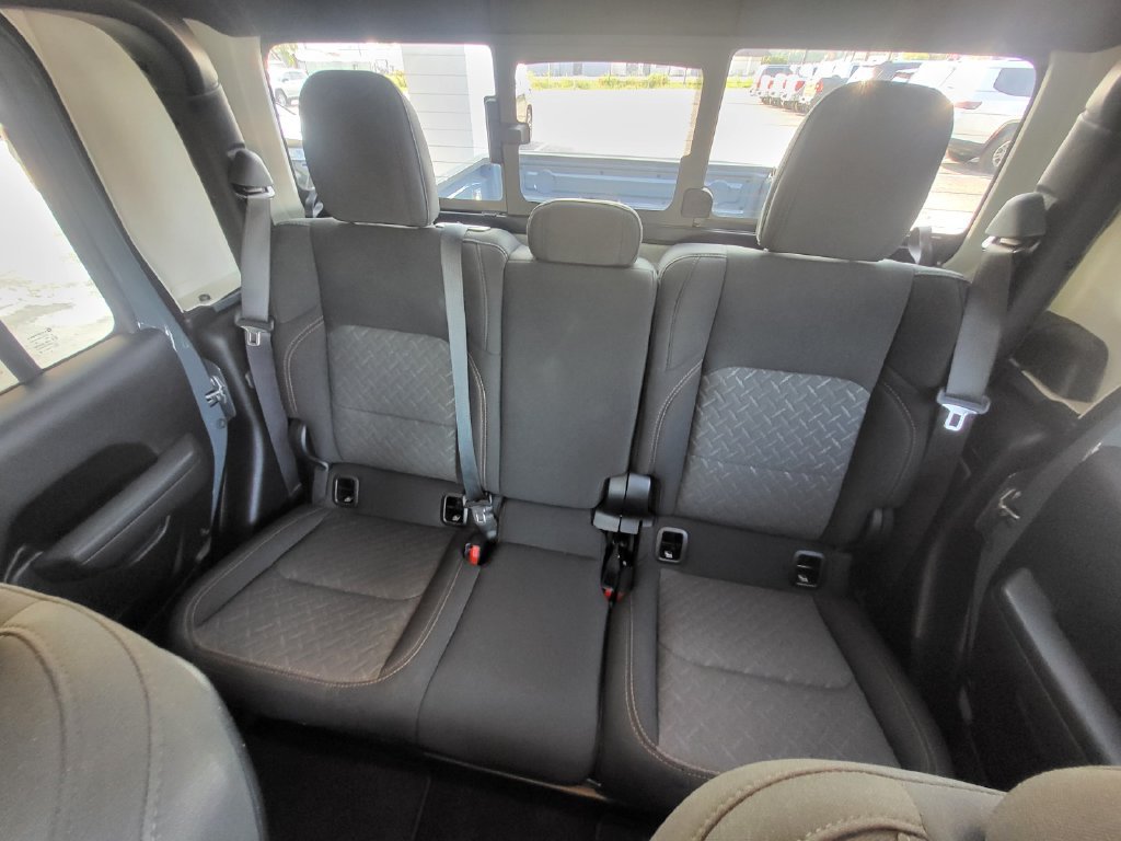 Used 2026 Jeep Gladiator Mojave AWD/4WD image 11
