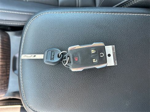 Used 2021 GMC Canyon Denali image 27