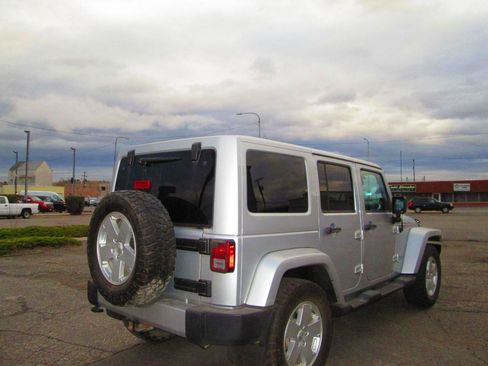 Used 2012 Jeep Wrangler Unlimited Sahara w/ Connectivity Group image 4