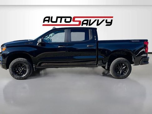 Used 2025 Chevrolet Silverado 1500 Custom Trail Boss w/ Dark Appearance Package AWD/4WD image 4