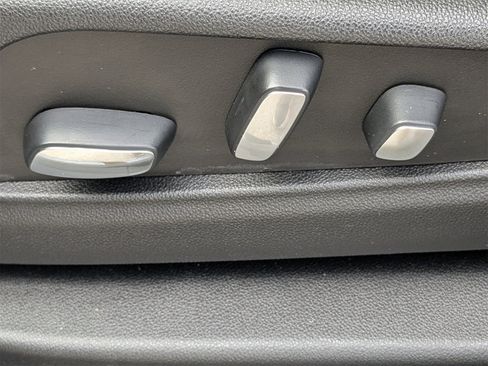 Used 2023 Cadillac XT6 Sport w/ Platinum Package image 23