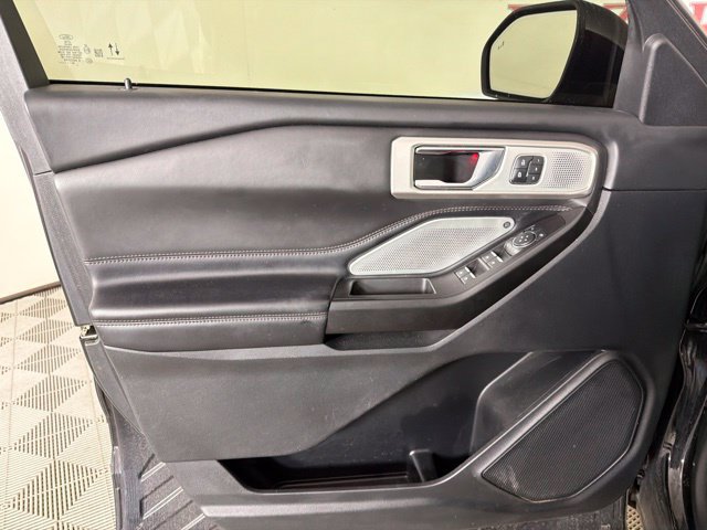 Used 2020 Ford Explorer Platinum w/ Premium Technology Package AWD/4WD image 21