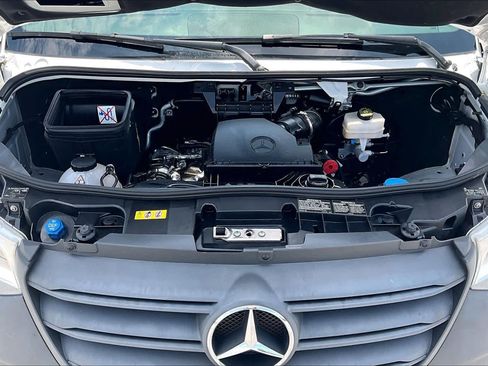 Used 2024 Mercedes-Benz Sprinter 2500 image 34